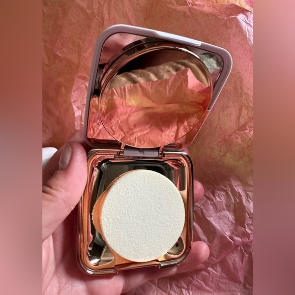 Stelladot Ever Blur Perfecting Face Powder (Translucent) - Picture 4 of 5